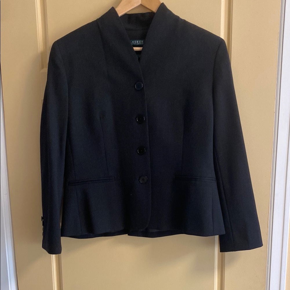 Beautiful blazer fully lined and in very good condition